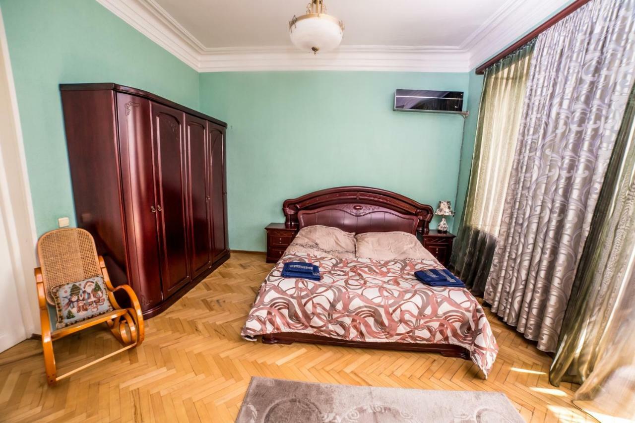 Gold District Apartment Тбилиси Екстериор снимка