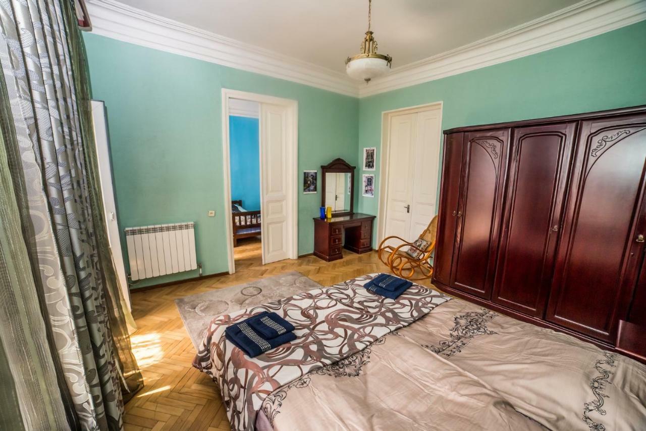Gold District Apartment Тбилиси Екстериор снимка