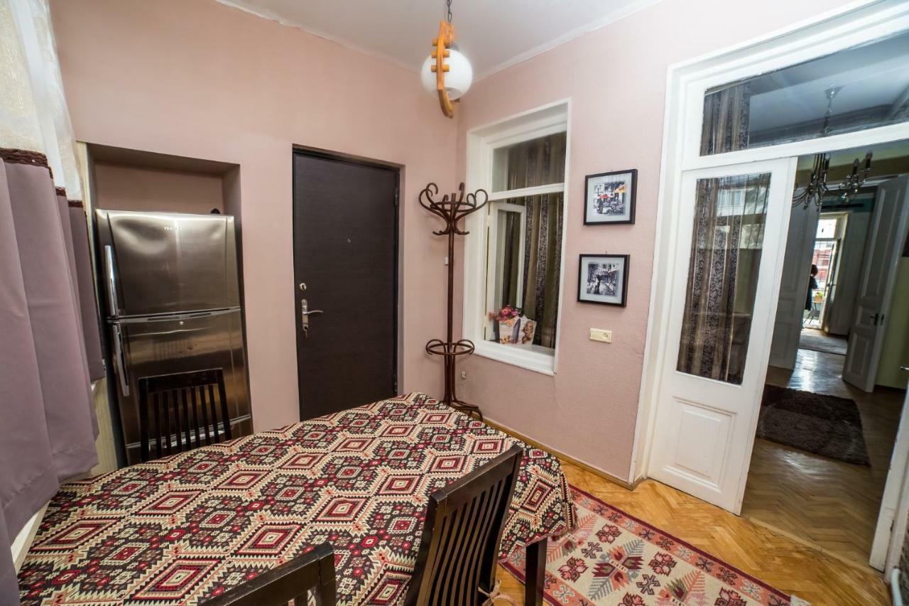 Gold District Apartment Тбилиси Екстериор снимка